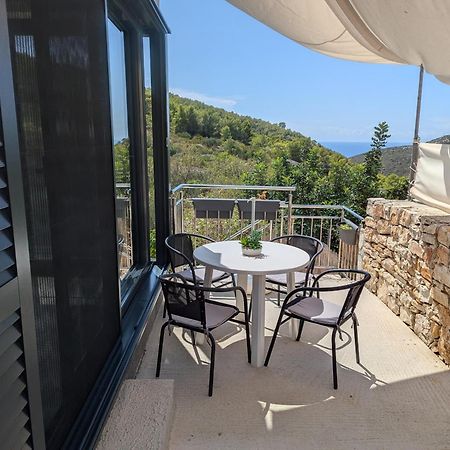 Вилла Rural House Pikola With Sea View On Vis Island Комижа Экстерьер фото