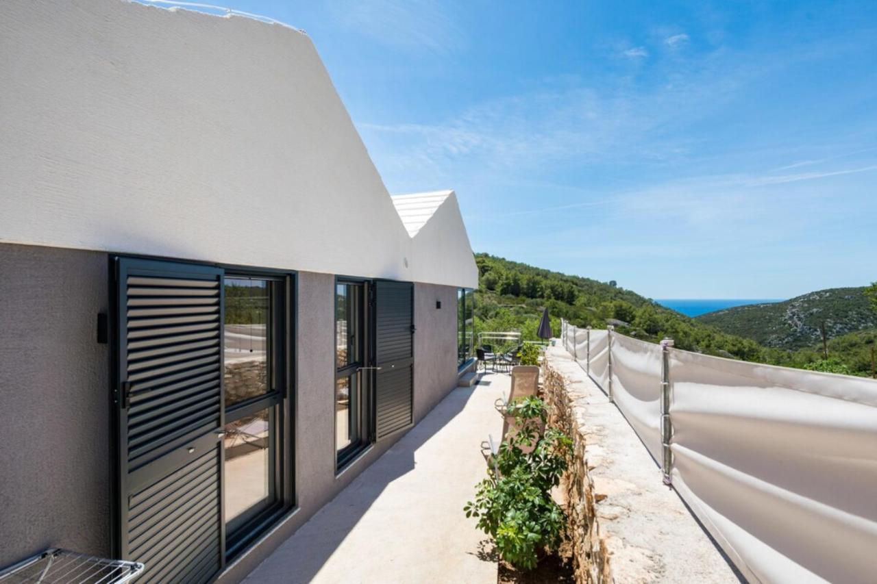 Вилла Rural House Pikola With Sea View On Vis Island Комижа Экстерьер фото